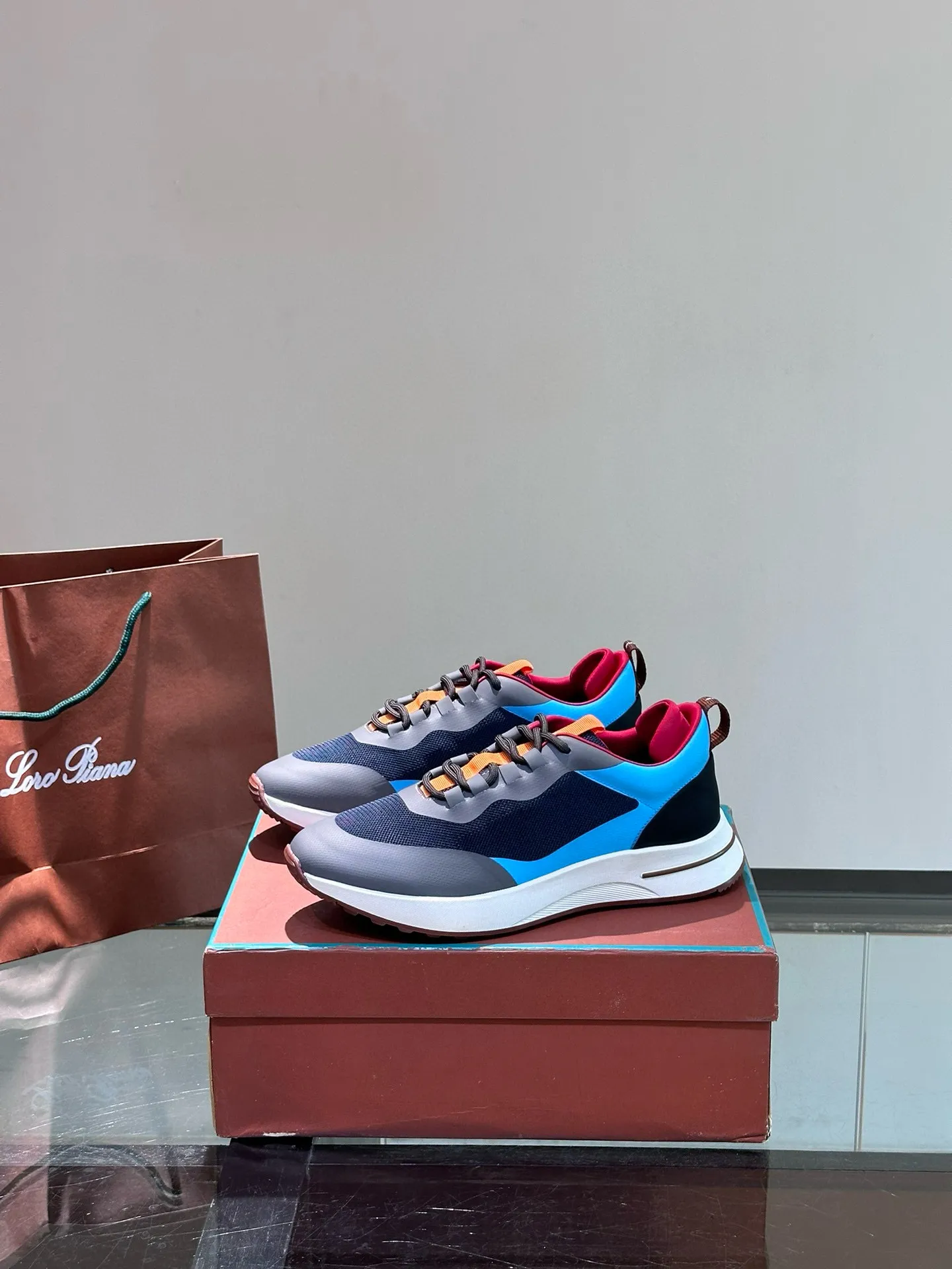 Factory price: 540💰Loro men's shoes💰iana niche Loro classic jogging shoes, men's lace-up casual shoes and sneakers, high-quality lightweight and comfortable fabrics, suitable for outdoor leisure, the color scheme is young and energetic, and it looks great with sportswear or casual suits! Size: 39-45 (46 customized)